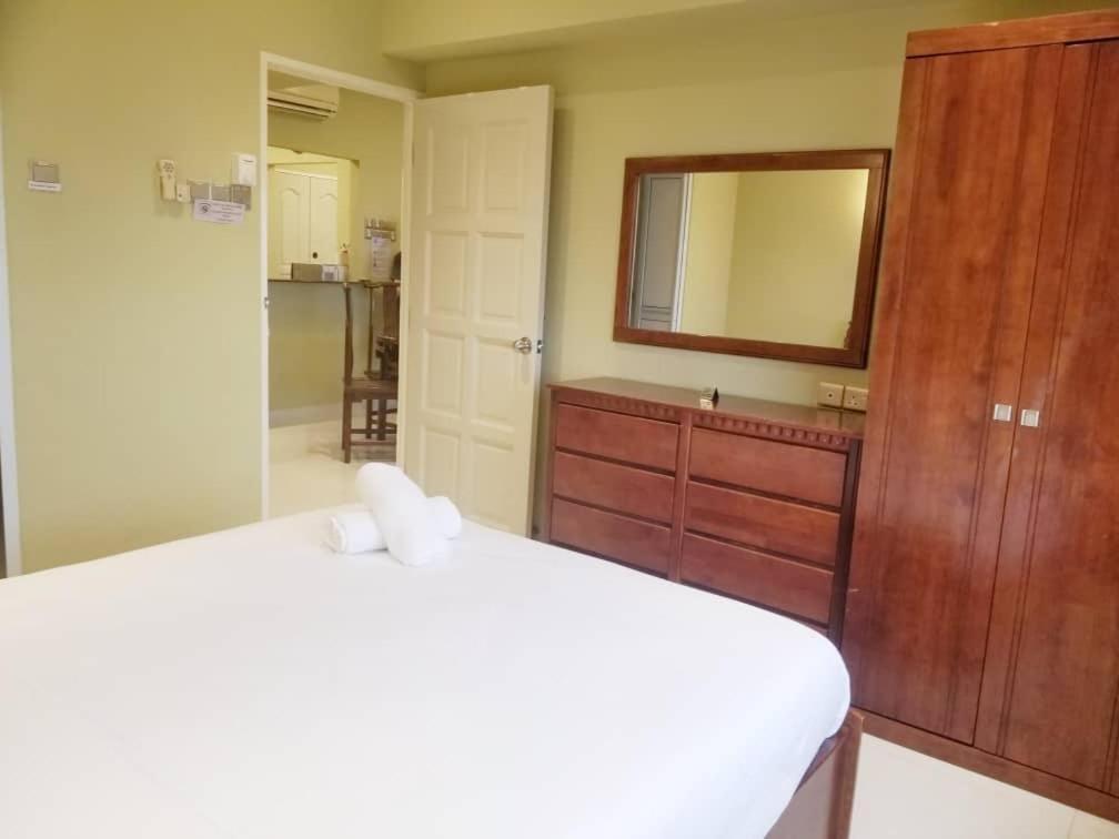 Vip Suite Seaview Batu Ferringhi 1003-2 Bedroom Номер фото